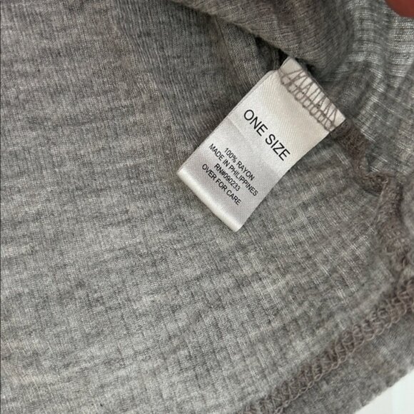 Ribbed Crop Top | Crop Top | - Picture 4 of 5